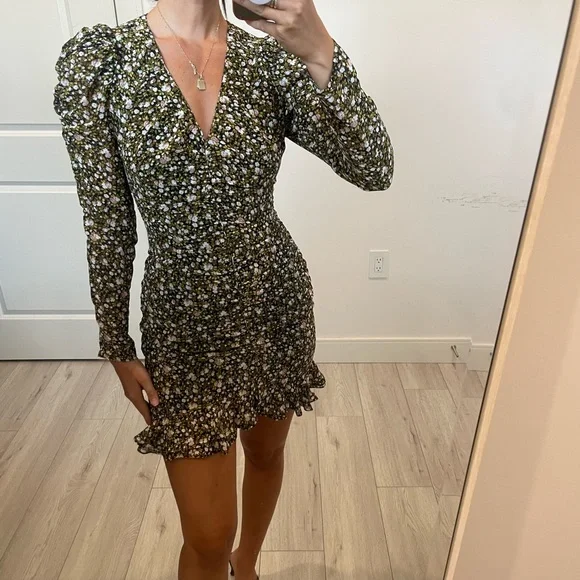 ASTR Ruched Mini Dress - Picture 3 of 16